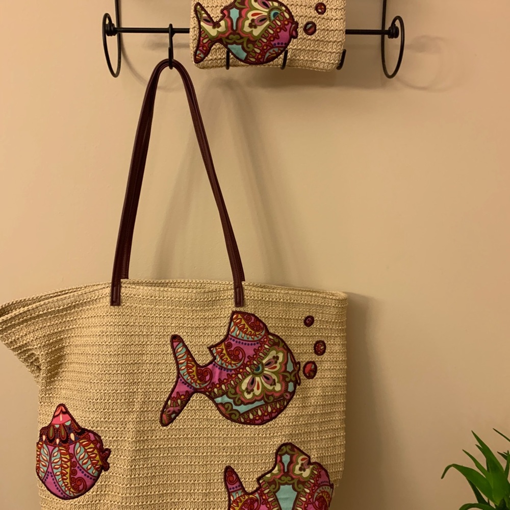 Vera Bradley tote with matching zip pouch